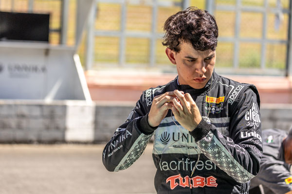 Lucas Mendes vai a Londrina para a terceira etapa da NASCAR Brasil em 2024